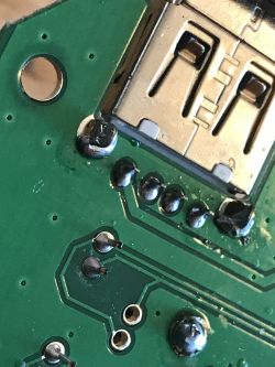 Tani 7-portowy HUB USB 2.0 - test z 7 urządzeniami, teardown, wnętrze Tani 7-portowy HUB USB 2.0 - test z 7 urządzeniami, teardown, wnętrze