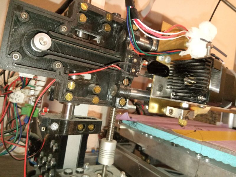 Gdzie kupić twardy wałek 8mm i łożyska do Anet A8? Uszkodzenie po użyciu kombinerek