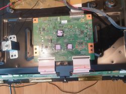 Sony KDL-75W855C - Niezwykły pasek na ekranie po wymianie podświetlenia i płyty głównej