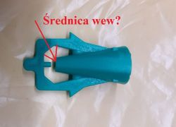 Plastikowy element z zaznaczeniem średnicy wewnętrznej