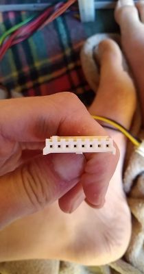 Jaką wtyczkę potrzebuję? Poszukuję przejściówki do zasilania (zdjęcie)