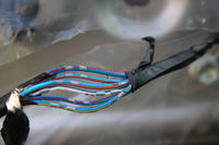 Toyota Rav4 2.0 TDI - który kabel to +, a który masa w wiązce zamka drzwi?