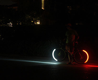 Rower z bajeranckim oświetleniem