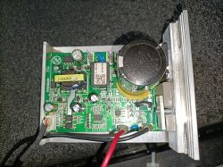 Jak naprawić błąd E1 w bieżni HRS T280M? Silnik był sprawdzony.