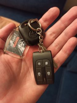 Procedura programowania pilota Q-SAFE 002DDS CAN3 w Toyota Yaris II 2009