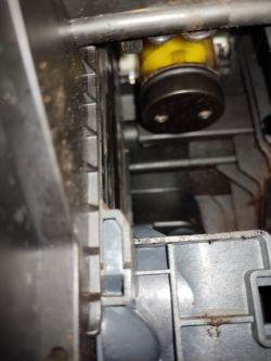 Woda w tacce na fusy ekspresu DeLonghi Cappuccino - uszczelka i naprawa własnoręczna