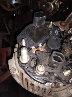 Dyskusja o niskim napięciu w alternatorze VW T4 1.9 TDI - wymiana komutatora i regulatora napięcia