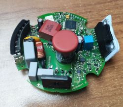Sterownik do silnika EBM PAPS R3G 190 z widocznymi elementami elektronicznymi.