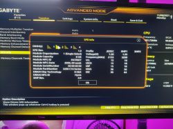 Różne częstotliwości kości RAM Patriot Viper Steel 8GB na płycie Gigabyte b460 hd3