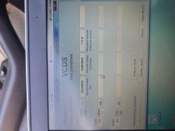 Ekran komputera z otwartym programem VCDS i zmiennymi parametrami.