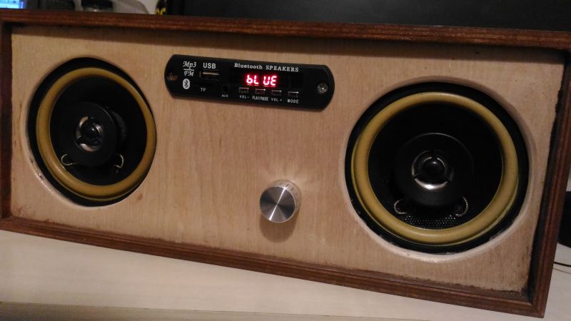 Construction of a bluetooth speaker with mp3 player. Connection method.