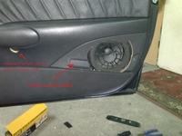 Mercedes W209 - Instrukcja Wymiany Kratki Głośnika w Drzwiach