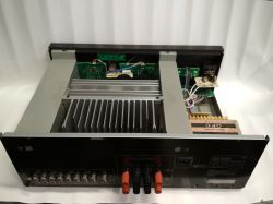 Wnętrze wzmacniacza Technics SU-V660 Wnętrze wzmacniacza Technics SU-V660