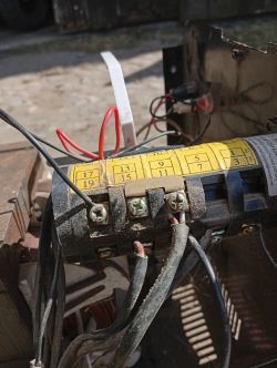 Mar-Pol BX1-300C - jak podłączyć wentylator 230V przy zasilaniu 400V?
