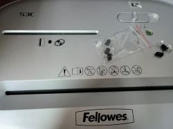 Zdjęcie niszczarki do papieru Fellowes z woreczkiem diod.