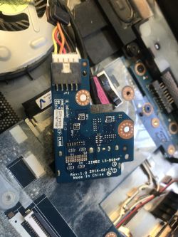 Lenovo B50-80 Model :80LT factory id :PRC4 nie włącza się.