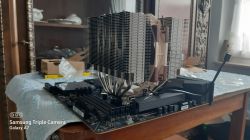 Czy jest możliwość ustawienia sztywnej częstotliwości rdzeni w i9-10900f?