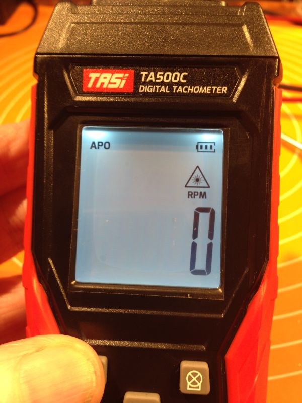 Tachometr TA 500C - pomiar prędkości obrotowej części ruchomych. Opis możliwości i obsługi.