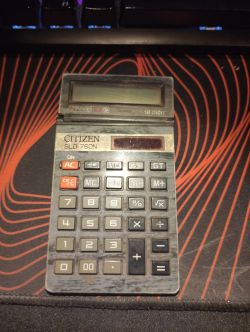 Kalkulator SLD-760N - poszukiwana nazwa głównego układu scalonego do przeprogramowania