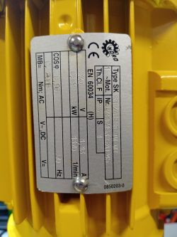 Tabliczka znamionowa silnika elektrycznego Nord z danymi technicznymi.