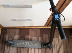 Goclever Electric Scooter Shuts Down During Ride, Requires Charger Reconnection