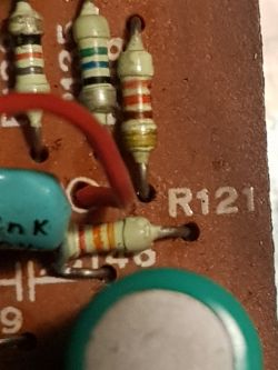 Radiomagnetofon ZRK RM-121A - oderwał się jeden z przewodów Radiomagnetofon ZRK RM-121A - oderwał się jeden z przewodów