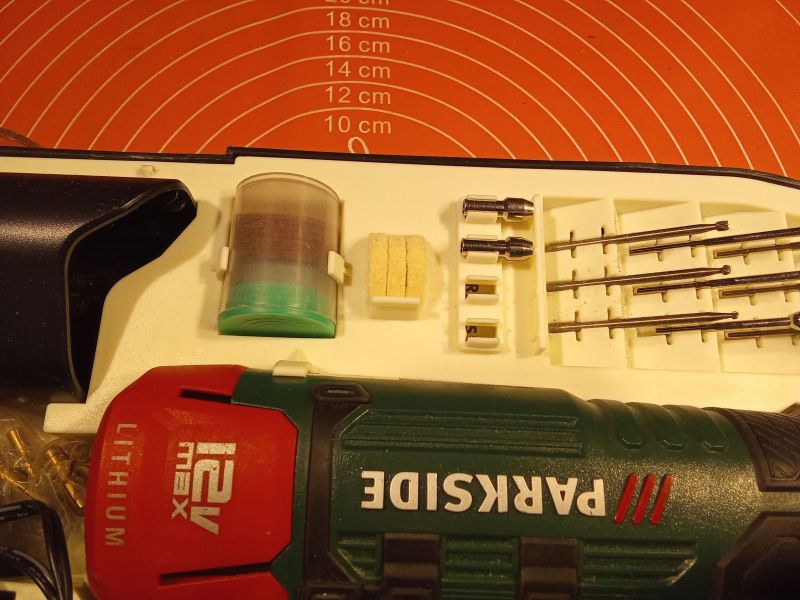 Akumulatorowa szlifierka Parkside PFBS12A1 12V z Lidla - test i recenzja