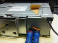 Po zwarciu masy radia z RCA moc wzmacniacza spadła o 70%