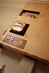 Wyświetlacz zużycia energii elektrycznej w domu na lampach Nixie z IoT