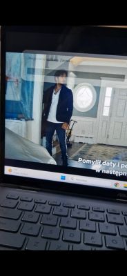 Windows 11 - Pasek zadań i okienko Inicjowanie aplikacji w fullscreenie