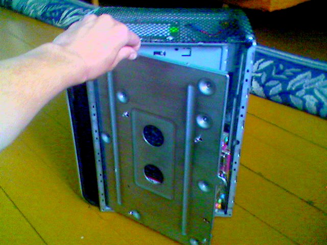 Extra Modding obudowy antycznego PC Compaq