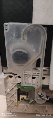 Zmywarka Whirlpool WIC3C23PEF - przecieka podczas pompowania wody