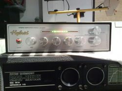 Wzmacniacz hybrydowy 2X150W Wzmacniacz hybrydowy 2X150W