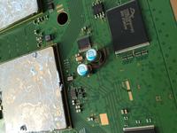 PS3 2504B - Jak naprawić uszkodzony kondensator K093 330 2,5V?