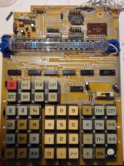 Poszukiwany schemat radzieckiego kalkulatora Elektronika MK-45 z oznaczeniami układów scalonych