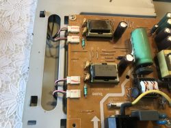Krótka naprawa starego monitora BenQ Q9T5 - wymiana kondensatorów, "recapping"