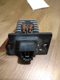 Hyundai Santa Fe I 2001-2005, uszkodzony tranzystor wentylatora klimatronic. Hyundai Santa Fe I 2001-2005, uszkodzony tranzystor wentylatora klimatronic.