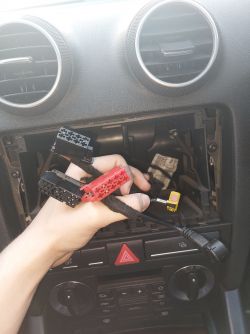 Zmiana radia w Audi A3: Symphony na Concert 3, przejściówki, głośniki Bose i kierownica MF