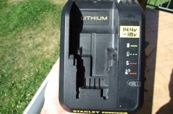 Ładowarka Stanley Fat Max 14,4 -18v identyfikacja elementu ? Ładowarka Stanley Fat Max 14,4 -18v identyfikacja elementu ?