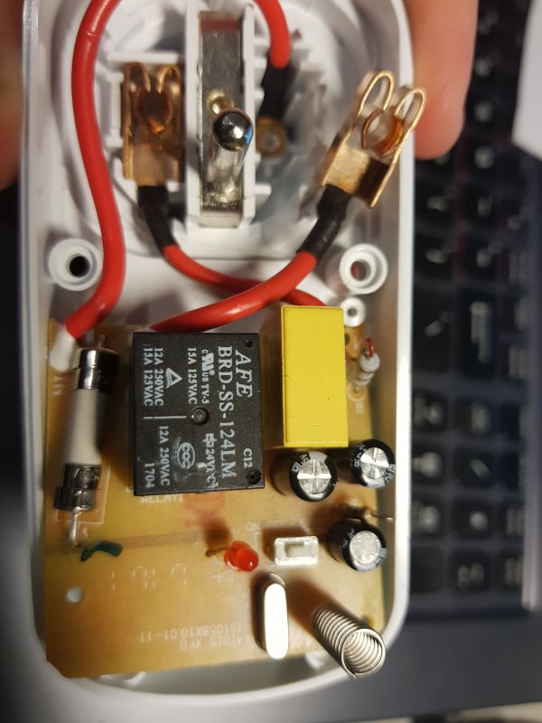 Przeróbka gniazda sterowanego bezprzewodowo 433MHz na WiFi/ESP