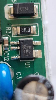 Close-up of Elivco Smart Plug Circuit Components Close-up of a circuit board with electronic components, including the BP2525 chip.
