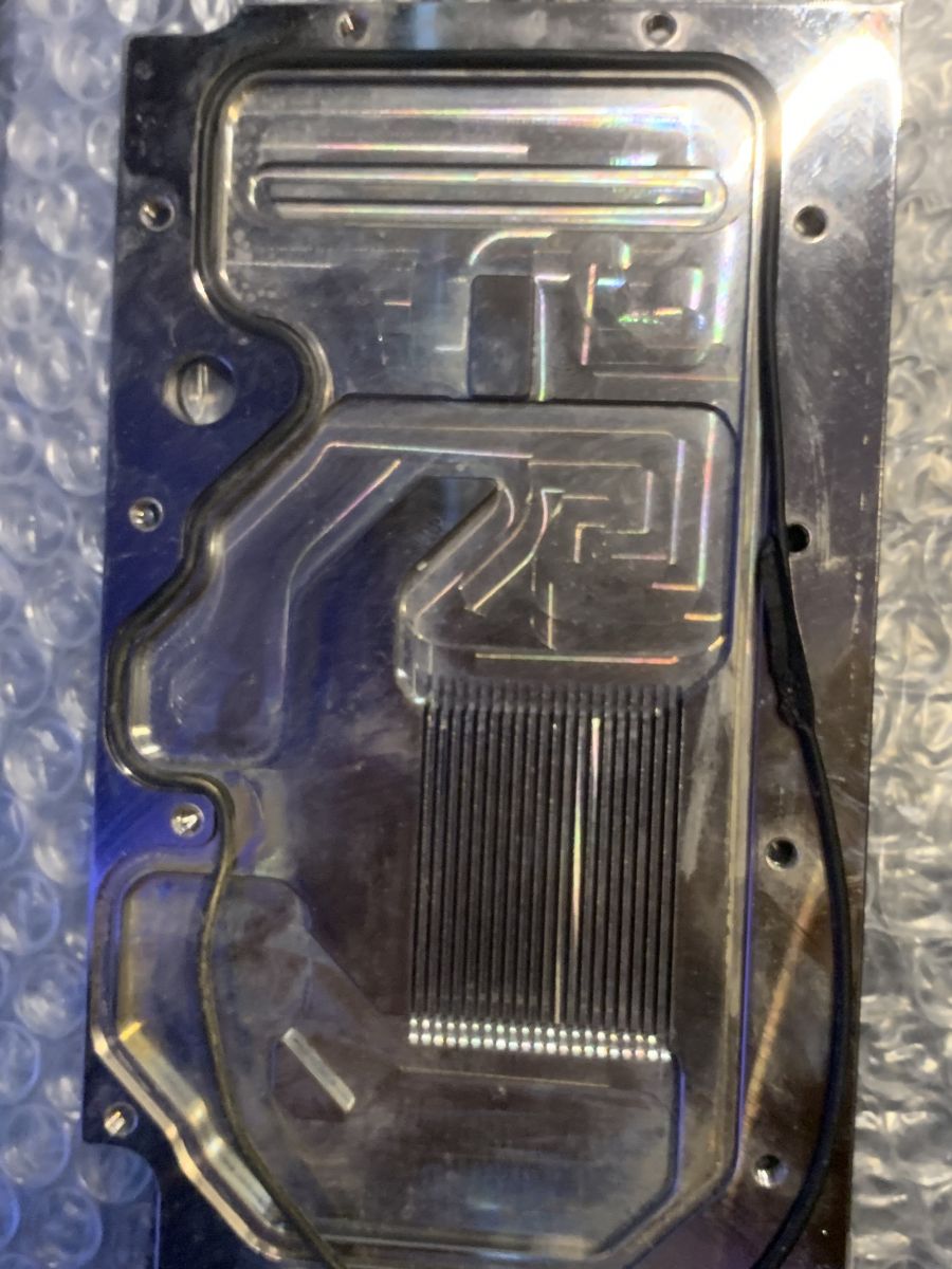 Różnice między PCB bloków wodnych dla GTX 980 i GTX 770 - dostępność i kompatybilność