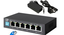 Czarny switch PoE z 4 portami PoE i 2 portami Uplink, z zasilaczem i przewodem zasilającym