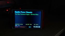 3.5-inch ILI9488 screen displaying radio track info and audio parameters.