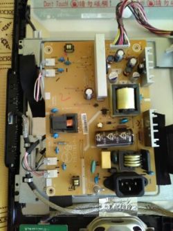 Telewizor Philips 19PFL3403/10 po włączeniu po paru minutach wyłącza się