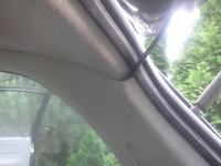 Opel Corsa B - element na tylnej szybie, czy można go usunąć?