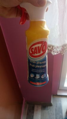 Jak zwalczyć wilgoć w 2 pokojach? Meble przy ścianach zewnętrznych.