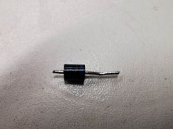 Naprawa falownika YASKAWA V1000: błąd u50, uu, wymiana modułu IPM, bocznika i elementów pasywnych