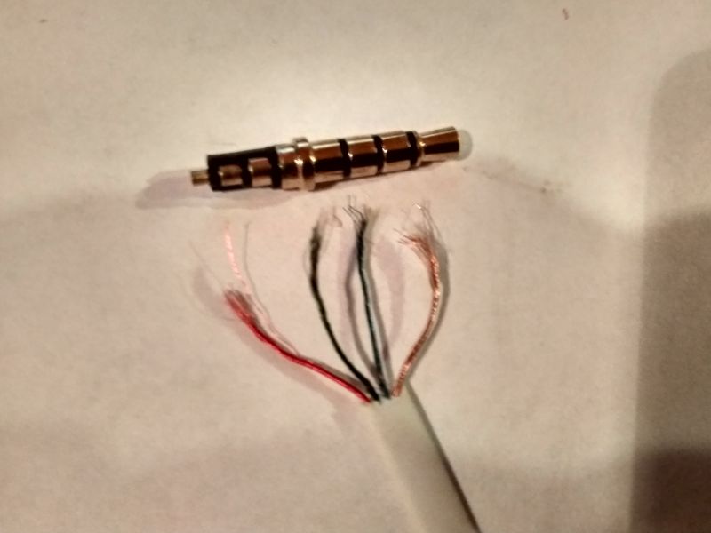Jak przylutować kabelki w wtyczce mini jack słuchawek Pioneer SE-CL722T?