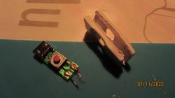 Jak naprawić włącznik od mechanizmu migającego w butach sportowych?